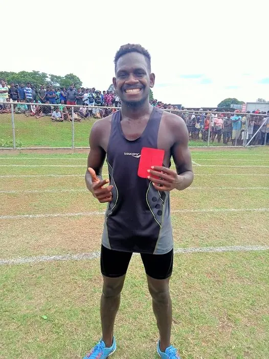 Leon Pusua of Tuvaruhu Secondary School clocked 37:11:45 to claim Gold Medal in the 10 000 meters ahead of 32 other student athletes.