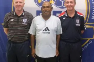 Noel Wagapu (C) with the two course instructors from England, John Allpress (L) and Chris Dawham (R).