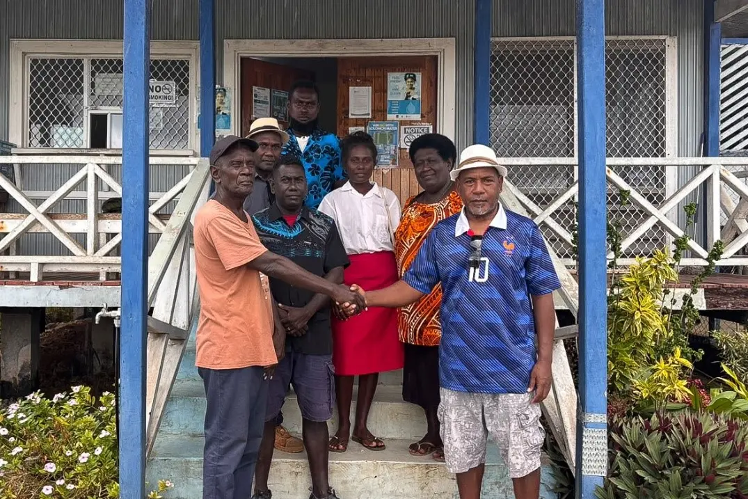 Solomon Water says it handed three water tanks to the Ziata landowning community at Noro, Western Province.
