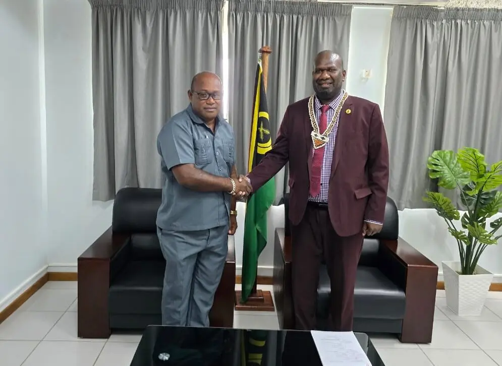 The meeting, held in Port Vila, focused on the Solomon Islands Government’s (SIG) intention to establish its own International Shipping Registry as part of its broader maritime strategy.