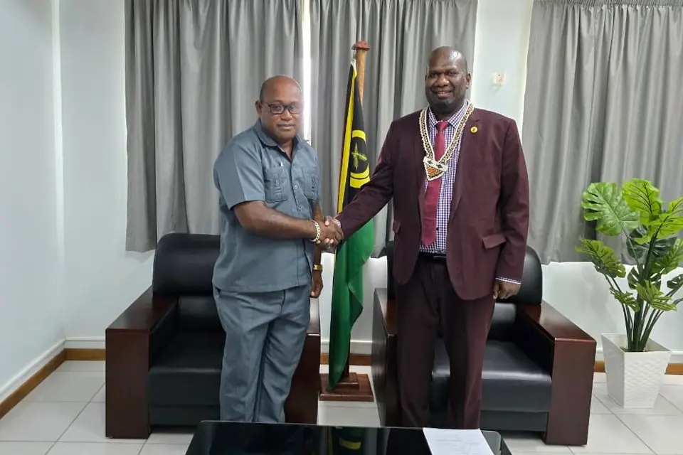 The meeting, held in Port Vila, focused on the Solomon Islands Government’s (SIG) intention to establish its own International Shipping Registry as part of its broader maritime strategy.