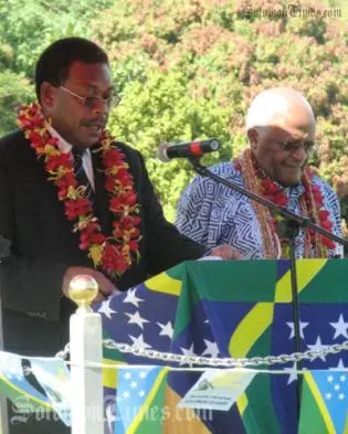 Prime Minister Dr Derek Sikua together with His Grace Archbishop, Desmond Tutu of South Africa.