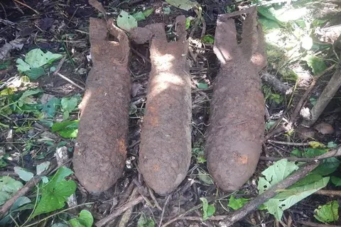 Unexploded ordinances are often discovered in and around various parts of the country. THe bove are unexploded Japanese bombs at Ringi, Kolombangara, Western Province.
