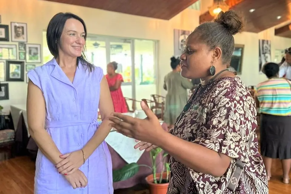 Australian High Commission Minister Counsellor, Ms. Lindsay Buckingham and Ms. Hellen Ha’apisi, Human Resource Manager Solomon Islands Customs and Excise Division with Minister Buckingham.