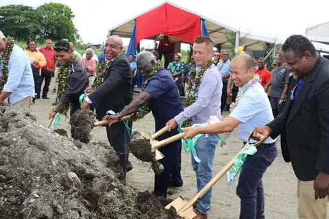 Prime Minister Sogavare paid gratitude to the Government and People of Papua New Guinea and the government and People of Japan for providing the funds to the National Hosting Authority to build the Football Academy.