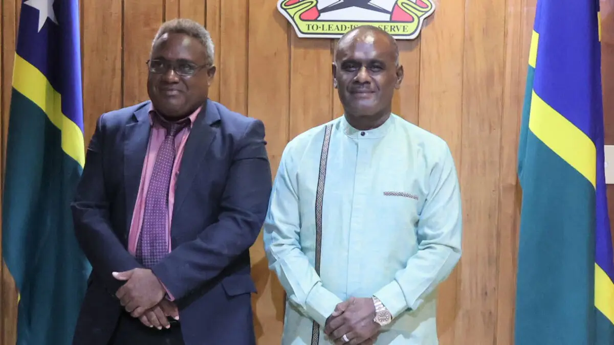 During a meeting with Prime Minister Hon. Jeremiah Manele, Central Islands Provincial Premier Hon. Michael Salini affirmed the province’s readiness to support the Government for National Unity and Transformation (GNUT) and its vision, confident that this will draw in committed investors.