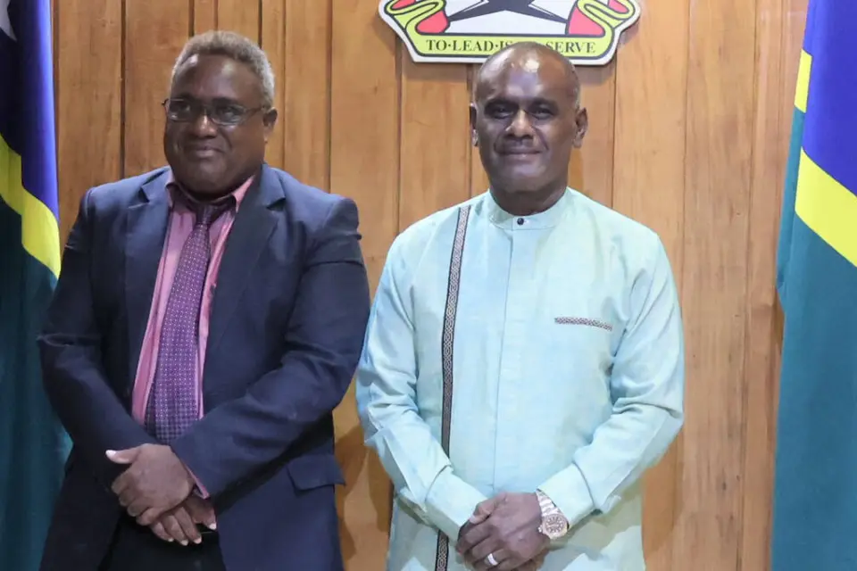 During a meeting with Prime Minister Hon. Jeremiah Manele, Central Islands Provincial Premier Hon. Michael Salini affirmed the province’s readiness to support the Government for National Unity and Transformation (GNUT) and its vision, confident that this will draw in committed investors.