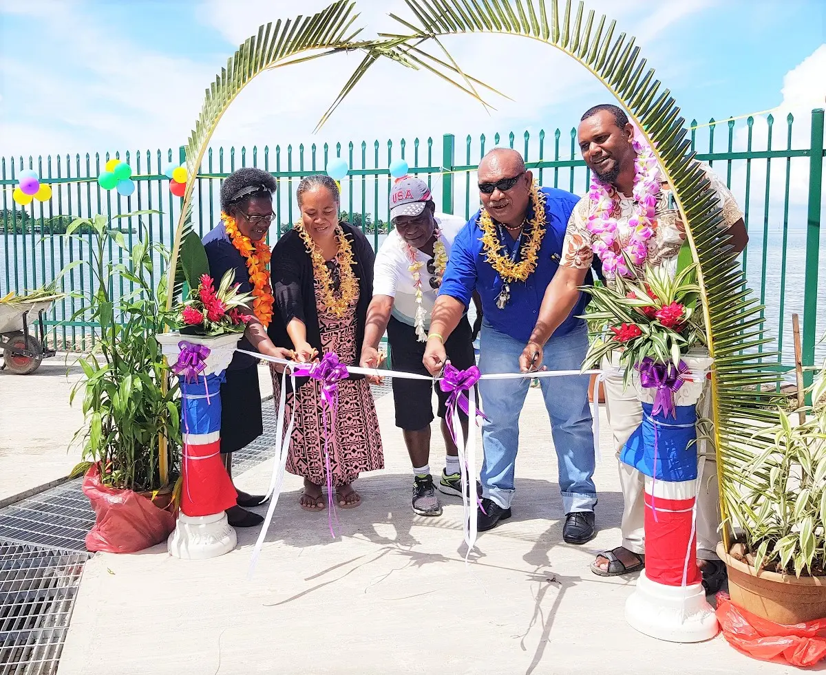 (L-R) Australian High Commission rep Ms Joanne Zoleveke, UNW Alvina Erekali, Contractor Justin Fuo'o, Deputy Premier Randal Sifoni, Provincial secretary Fredrick Fa'abasua at the hand-over.