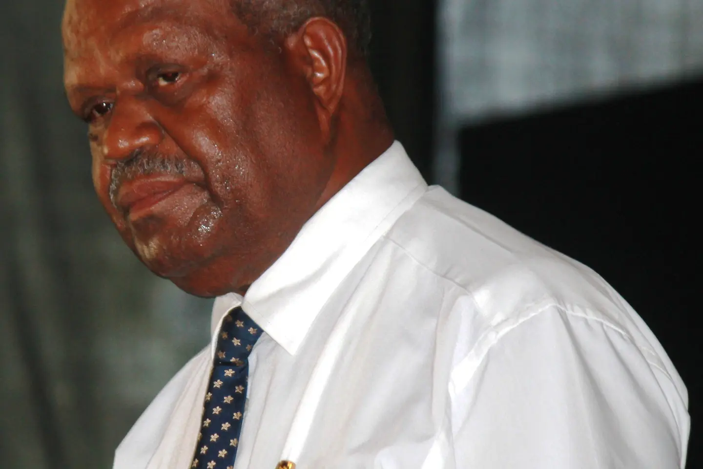 “Following the revocation of the knighthood by Her Majesty, Queen Elizabeth II on 24th November 2016, Kemakeza will no longer be referred to as ‘Sir’,” a government statement said.