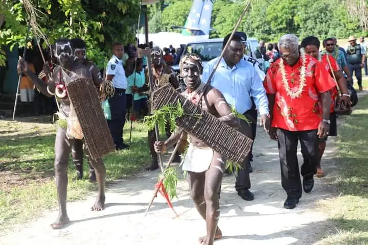 Hundreds of Taro residents including school children were also at the airport to welcome Prime Minister Sogavare and his delegation.
