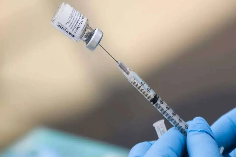 The public are asked to ensure that they wear their masks, maintain social distancing and wash their hands before and after queuing for their vaccine dose.