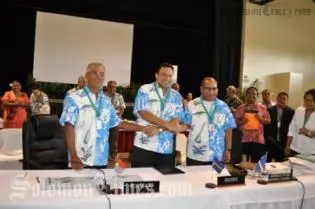 Leaders of Kiribati, Nauru and Marshall Islands shake hands after signing the  tri-lateral treaty