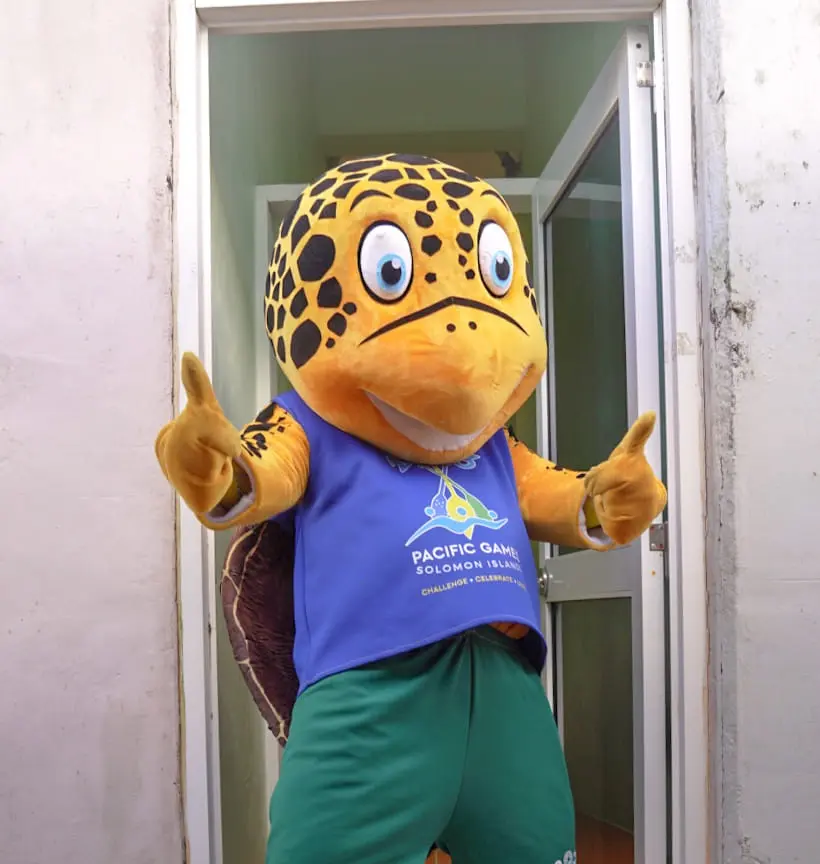 SOLO is currently in Isabel, and will meet with Isabel Premier Hon. Ms Rhoda Sikilabu and her government. SOLO will later visit the Nature Conservancy Rangers and will than do school visits to Jejevo kindergarten and Jejevo Primary and Secondary school.