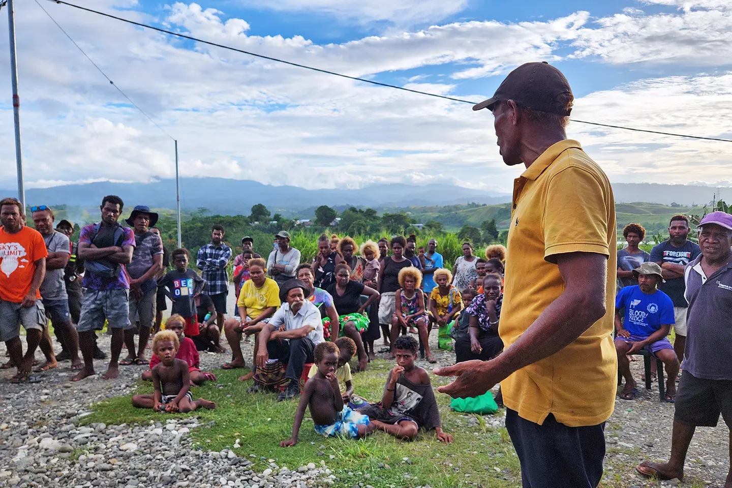 A very important partner in the process turned out to be the community policing unit from the Bloody Ridge Community Taskforce, a group of volunteers who accompanied the MCT team during their work in the community, initially as security, but later on as genuine supporters of the project.