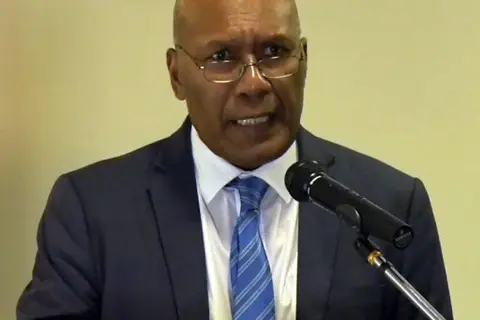 Chairman Acting of SINPF Dr Aaron Oritaimae thanked the government in giving the opportunity for the SINPFB to purchase the bond amidst the uncertainty of our economy and falling markets when credible investment opportunities are hard to come by.