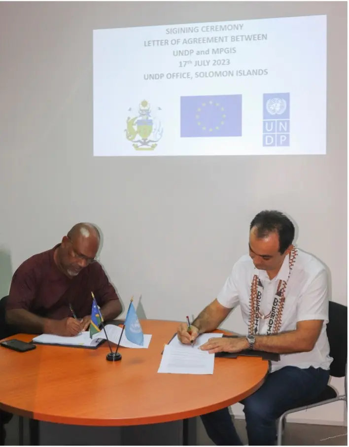 Mr. Stanley D Pirione, Permanent Secretary of MPGIS and Mr. Berdi Berdiyev, UNDP Country Manager in Solomon Islands.