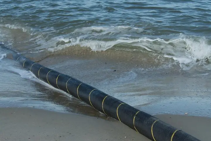 Huawei will install a fibre-optic cable linking Sydney to Honiara.