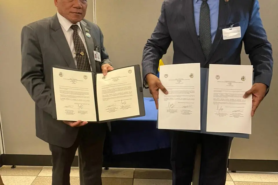 Minister of Foreign Affairs & External Trade, Hon. Peter Shanel Agovaka with his counterpart, the Minister of Foreign Affairs for Colombia, Hon Luis Urrutia, signed a Joint Communique to establish formal diplomatic ties between Solomon Islands and Colombia this afternoon in New York.